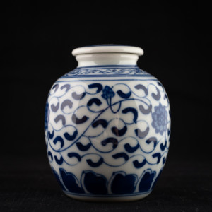 Qinghua small jar