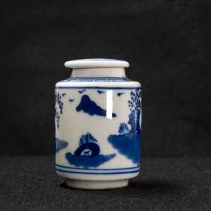 Qinghua small jar with...