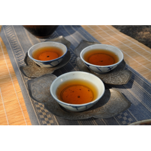 1990 old arbor loose puerh from Yiwu Mountain