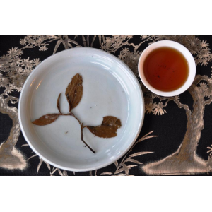 1990 old arbor loose puerh from Yiwu Mountain