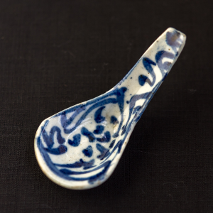 1 small qinghua spoon