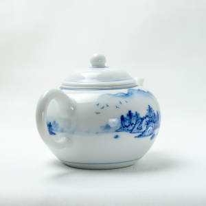 Théière en porcelaine qinghua au motif de paysage