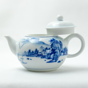 Théière en porcelaine qinghua au motif de paysage