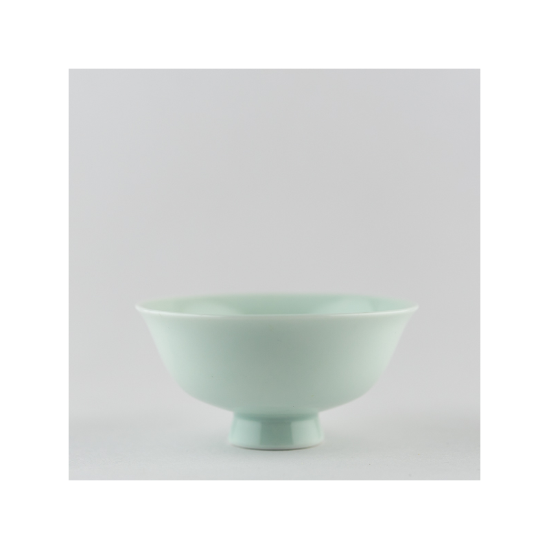 Light celadon singing cup