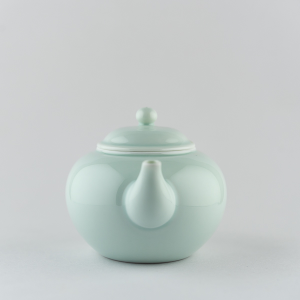 Light celadon tea pot