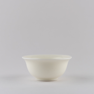 Coupe petite en porcelaine blanche ivoire