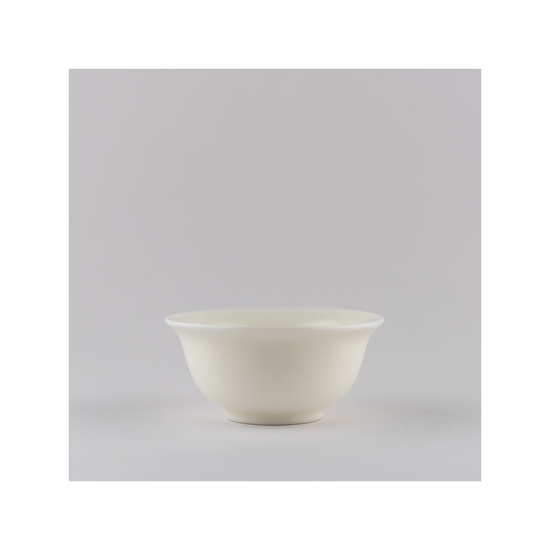 Coupe petite en porcelaine blanche ivoire