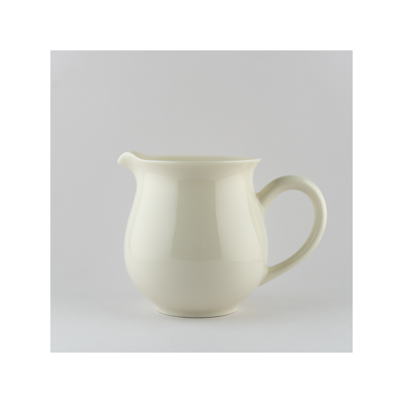 Pichet en porcelaine blanche ivoire